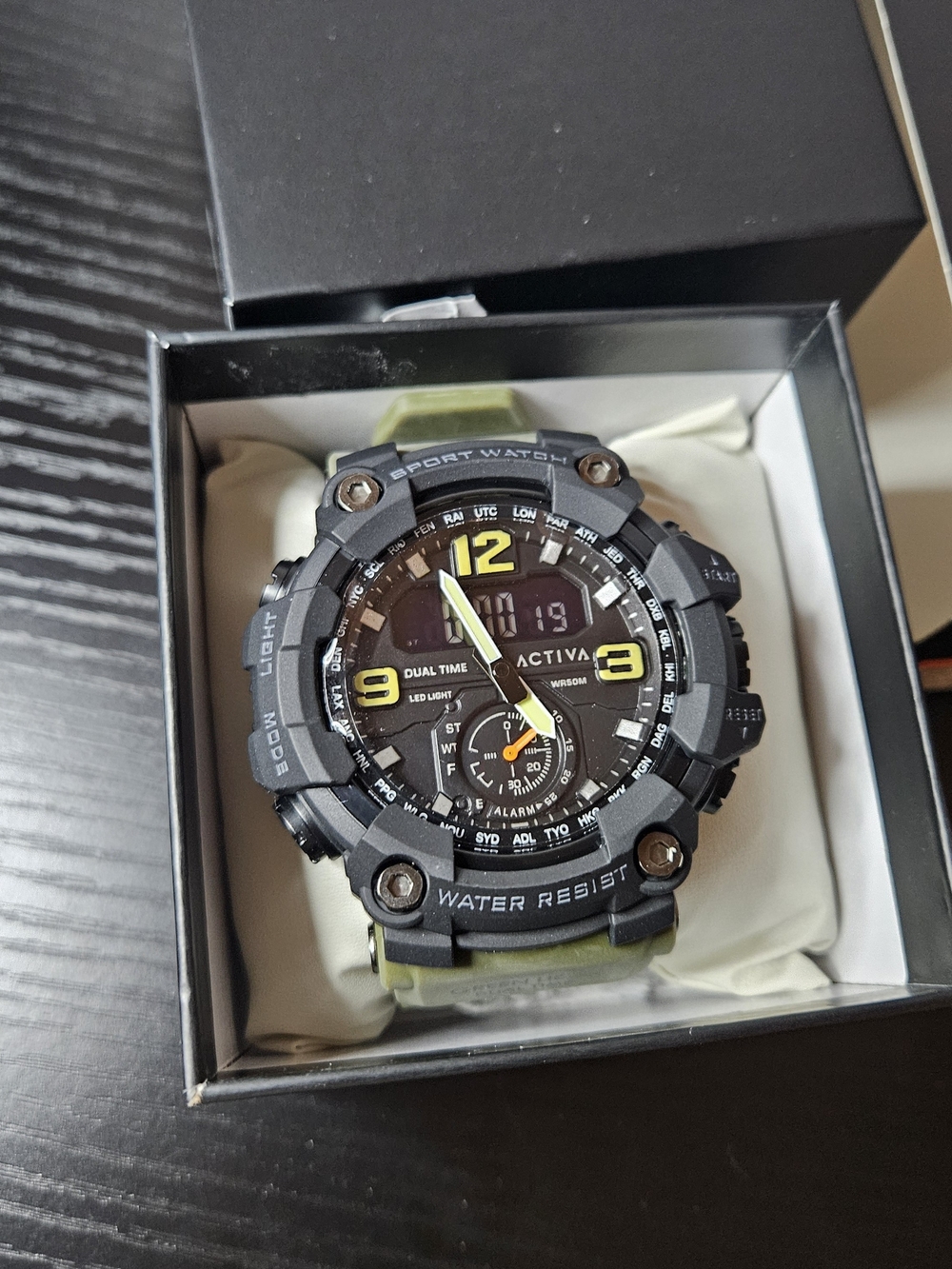 Invicta Activa Men's Sports Watch ACW1637-002 Black Green NIB NEW